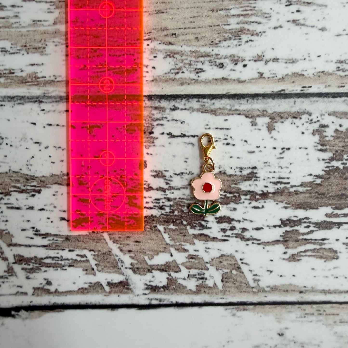 Pink Flower with 2 Leaves Zipper Charm