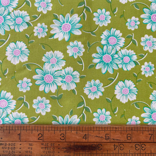Full Bloom - Daisy in Chartreuse