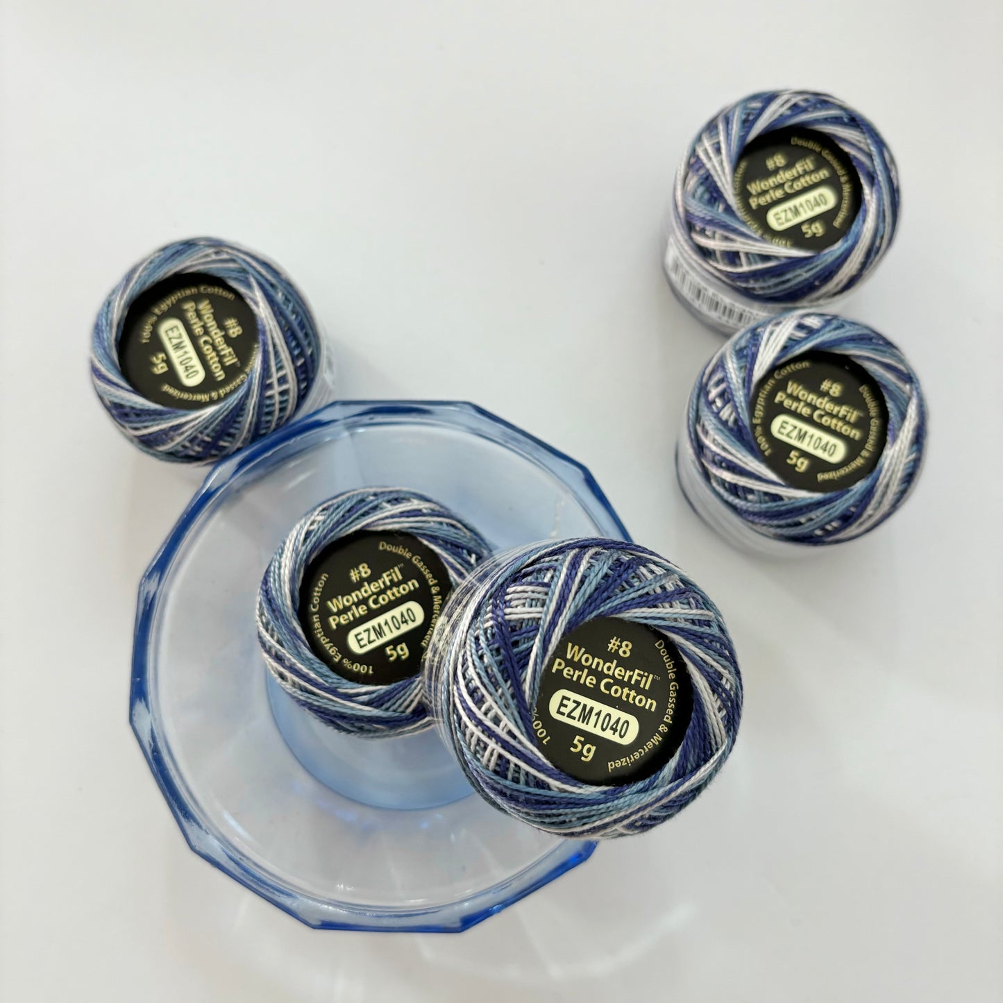 Wonderfil Variegated Perle 8 Thread - EZM1040 Blizzard