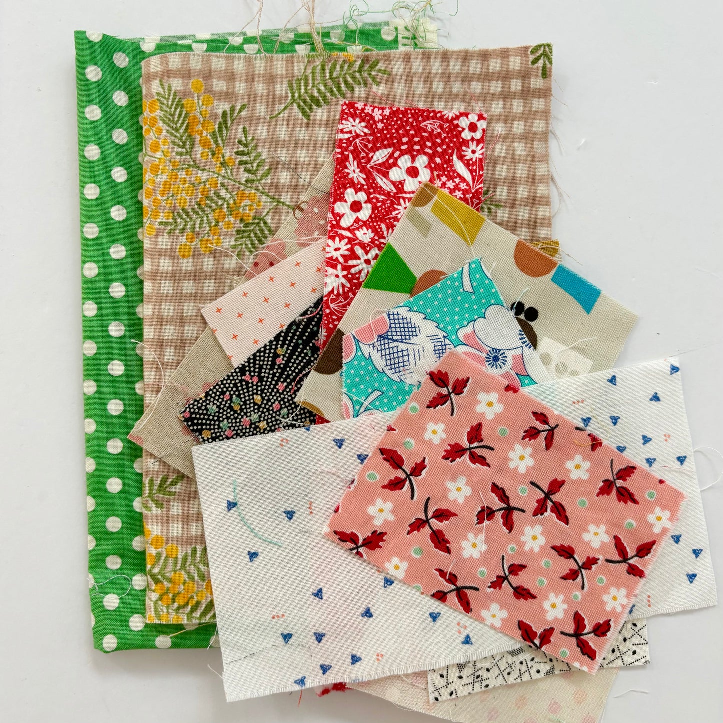 Little Fabric Packs for Scrappy Zipper Pouches from Bec’s Scrap Basket