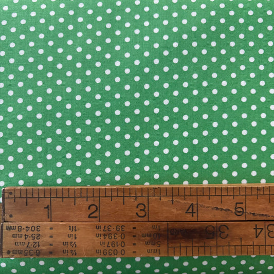 Happy Sweet Collection - Smaller Cream Spot on Green