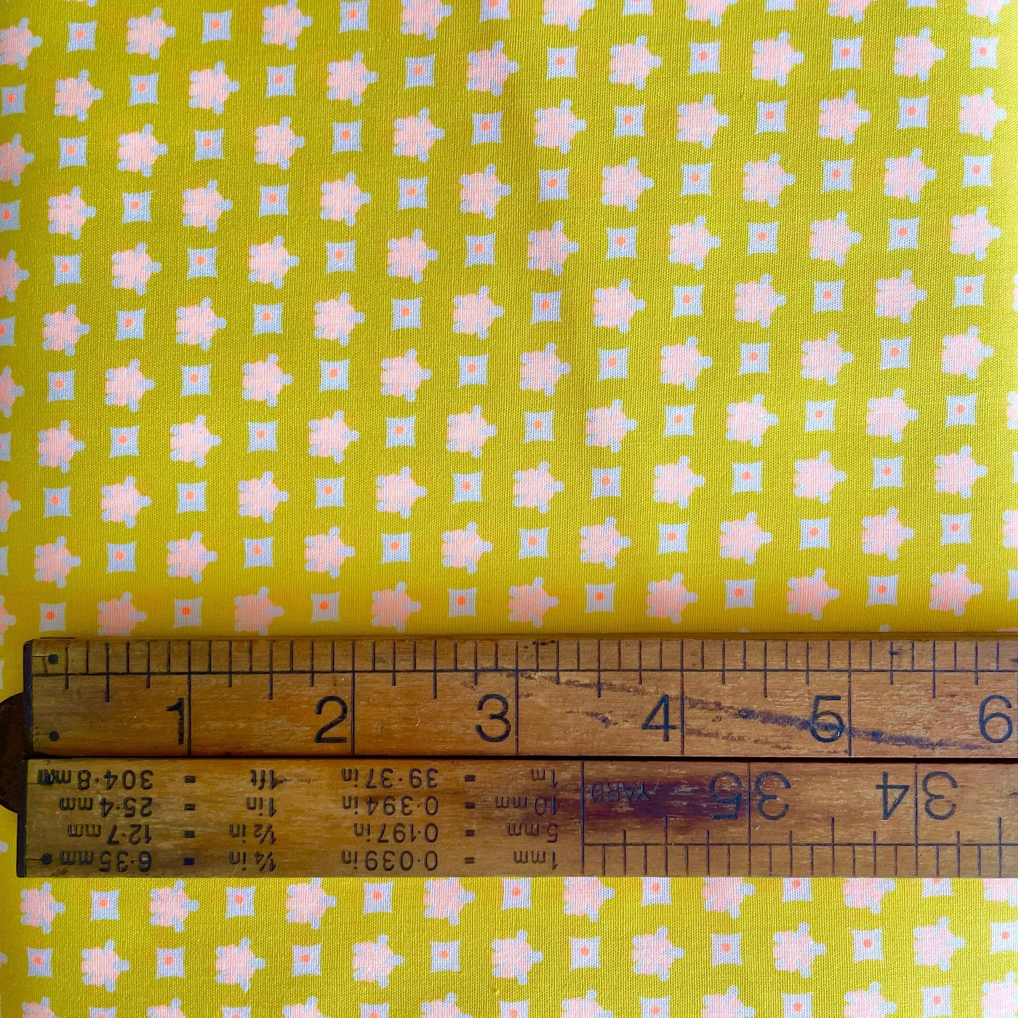 Elytis Yellow - Petit Pan - Fat Quarter