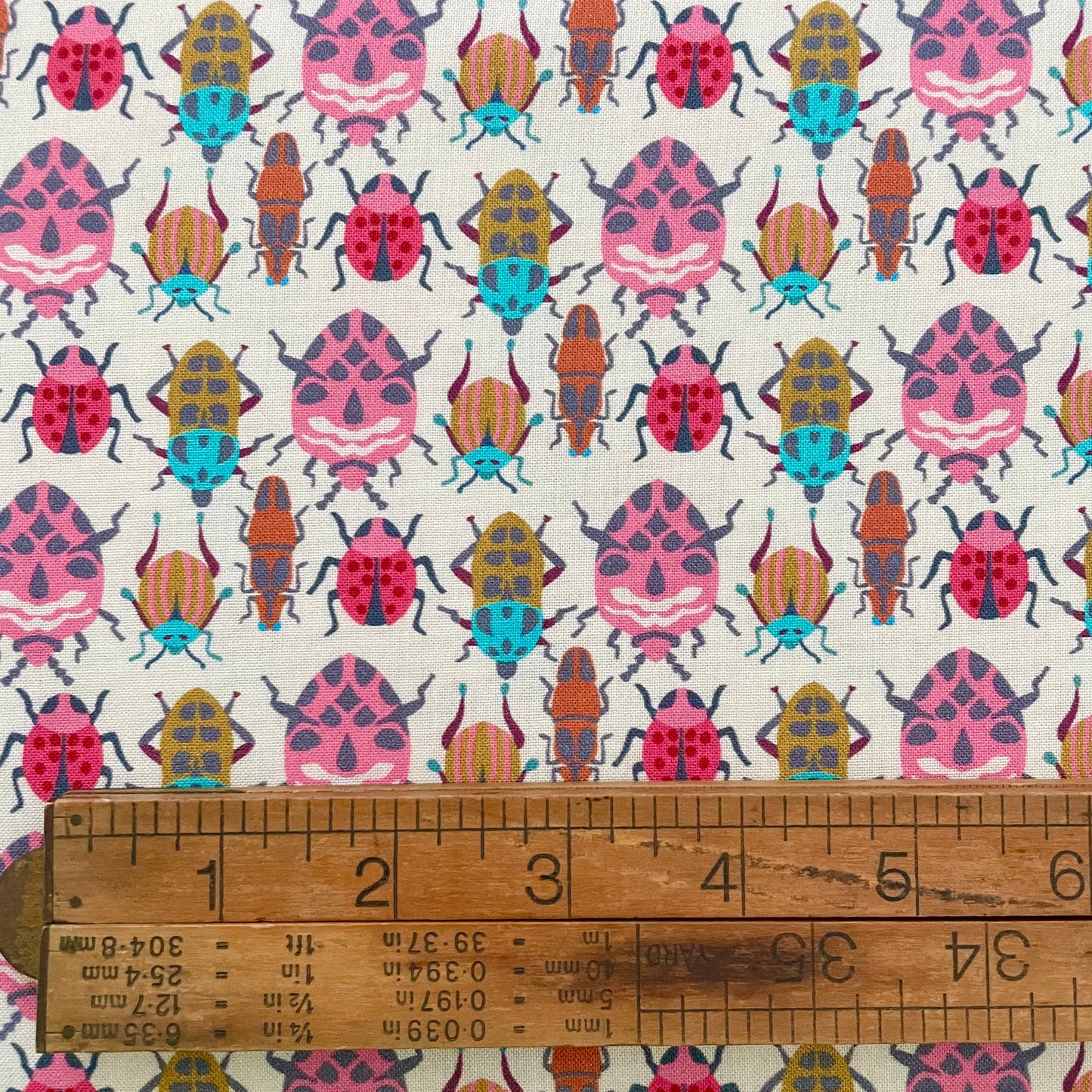 Bug Race Cream - Eden (Sally Kelly)