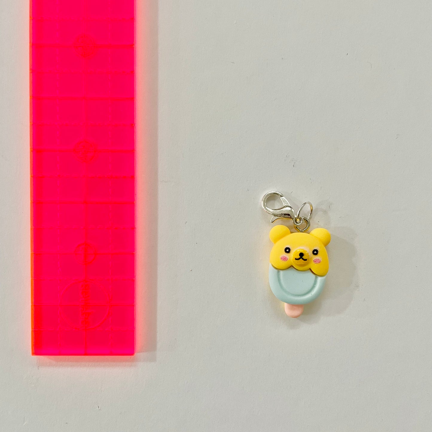 Very Beary Icy Pole Zipper Charm