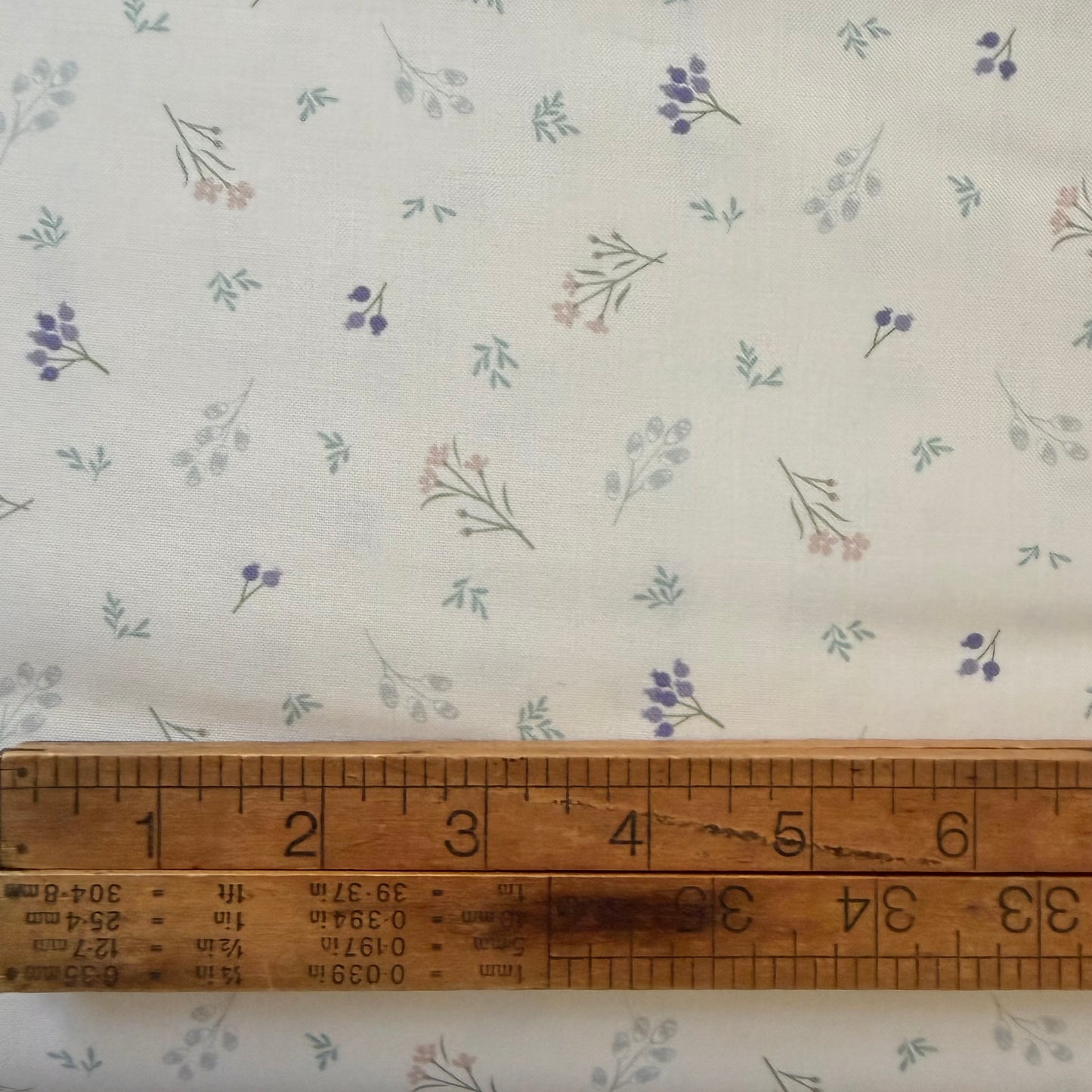 Sky Garden - Scattered Sprig in Cream