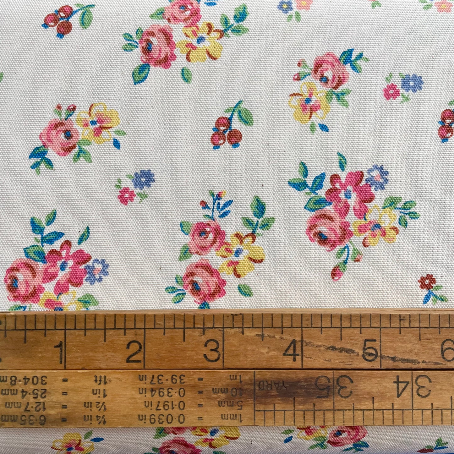 Cosmo 100% cotton printed Oxford - Cream with Vintage Floral