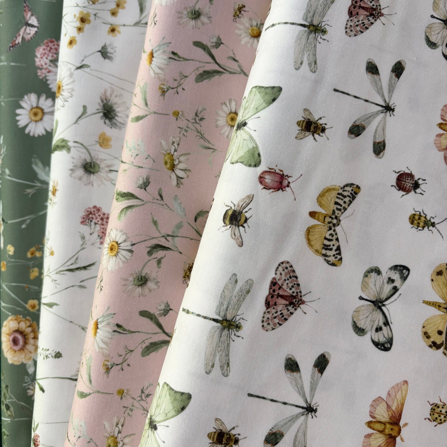 Love Me More - Daisies Blush - Riley Blake