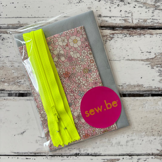 Small Project - Easy Peasy Zipper Pouch