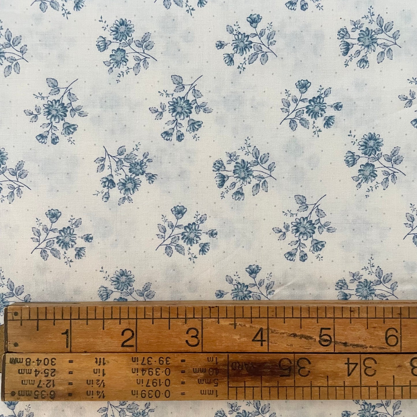 Le Midi Lawn - Cotton Lawn -Blue Floral