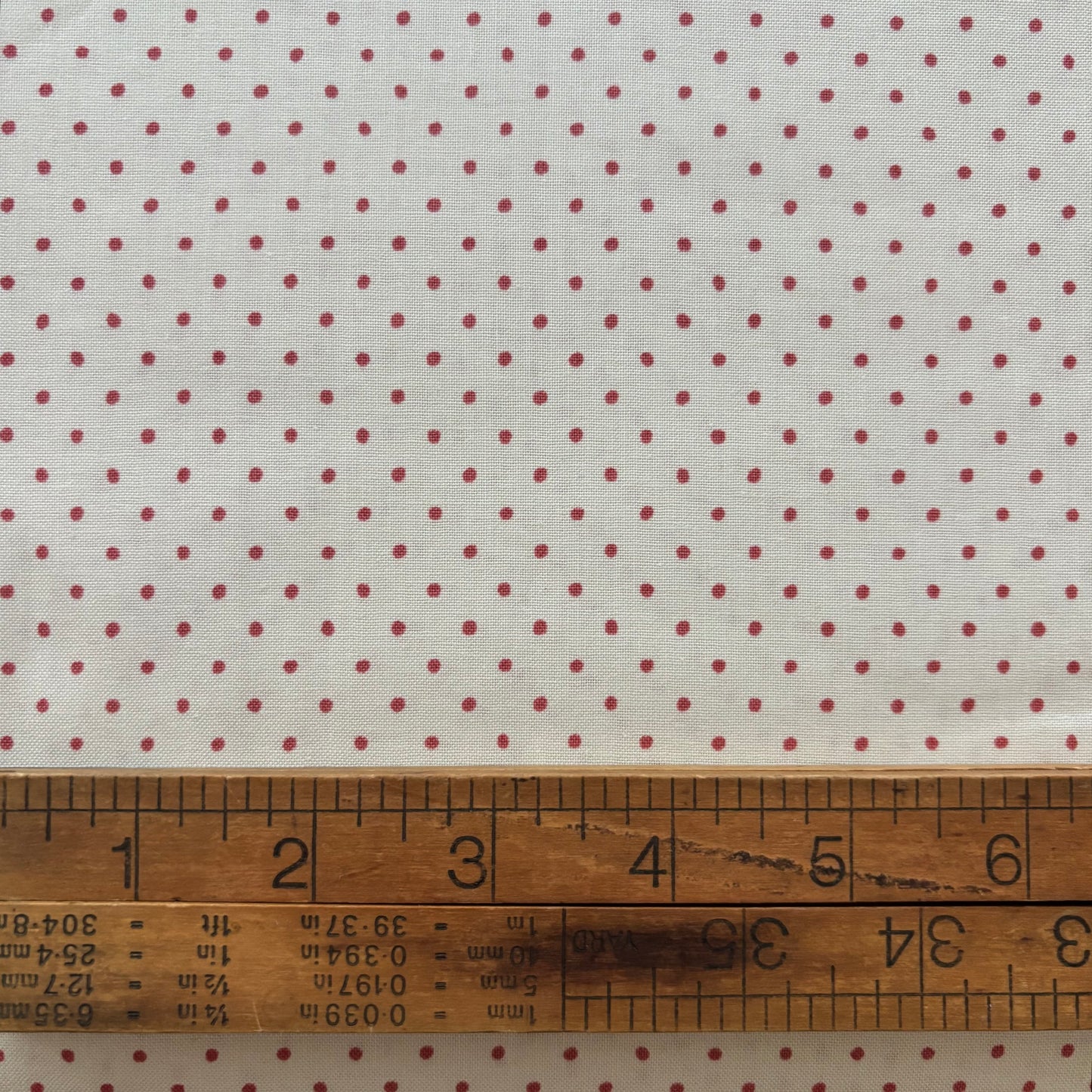 Cottage Flowers by Maywood Studios - Dot Cream / Red