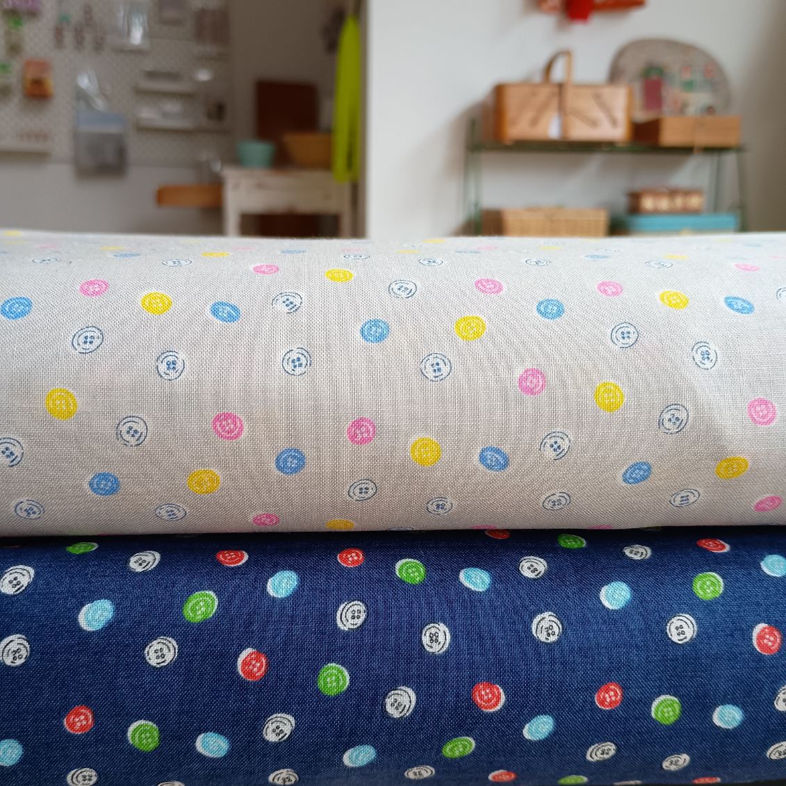 Homey Collection Buttons on Blue (Japanese)