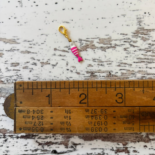 Pink Minow Zipper Charm