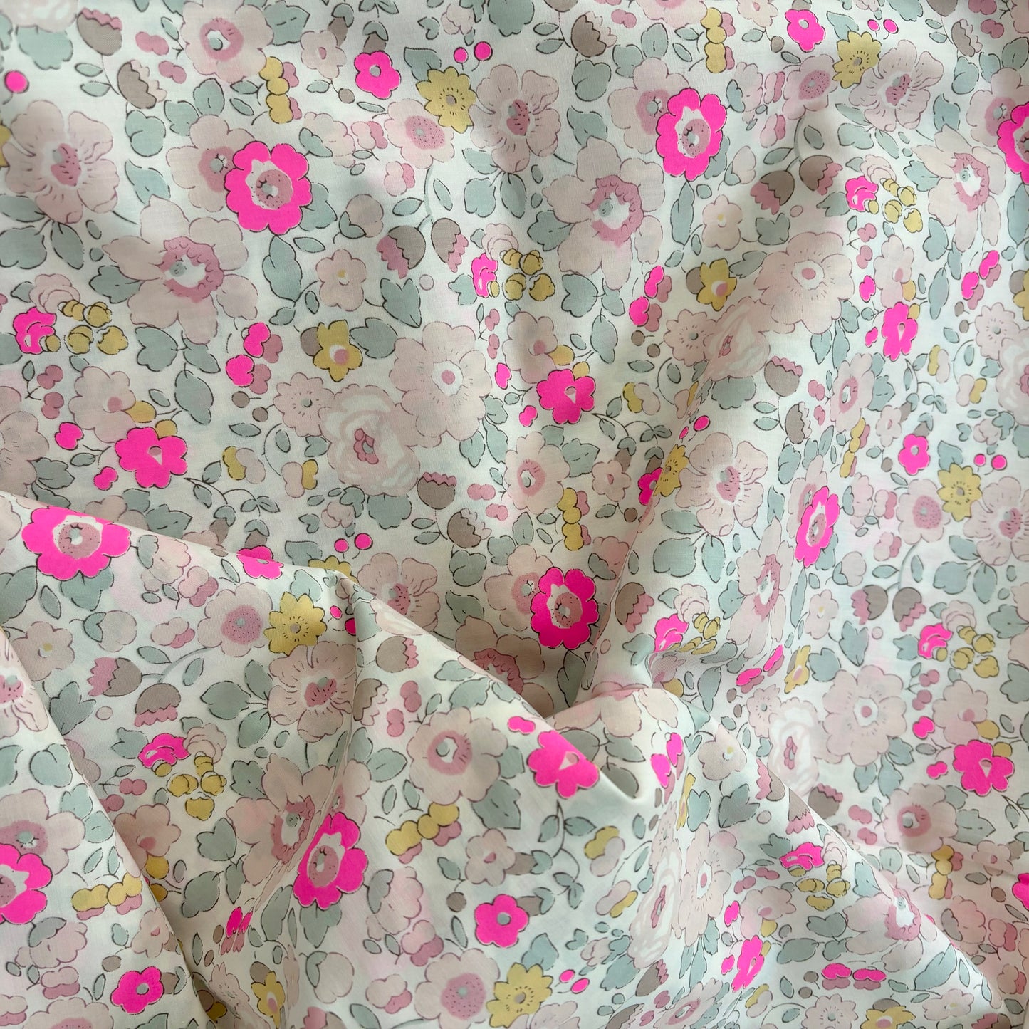 Fat Eighth - Betsy Liberty Tana Lawn - Japanese