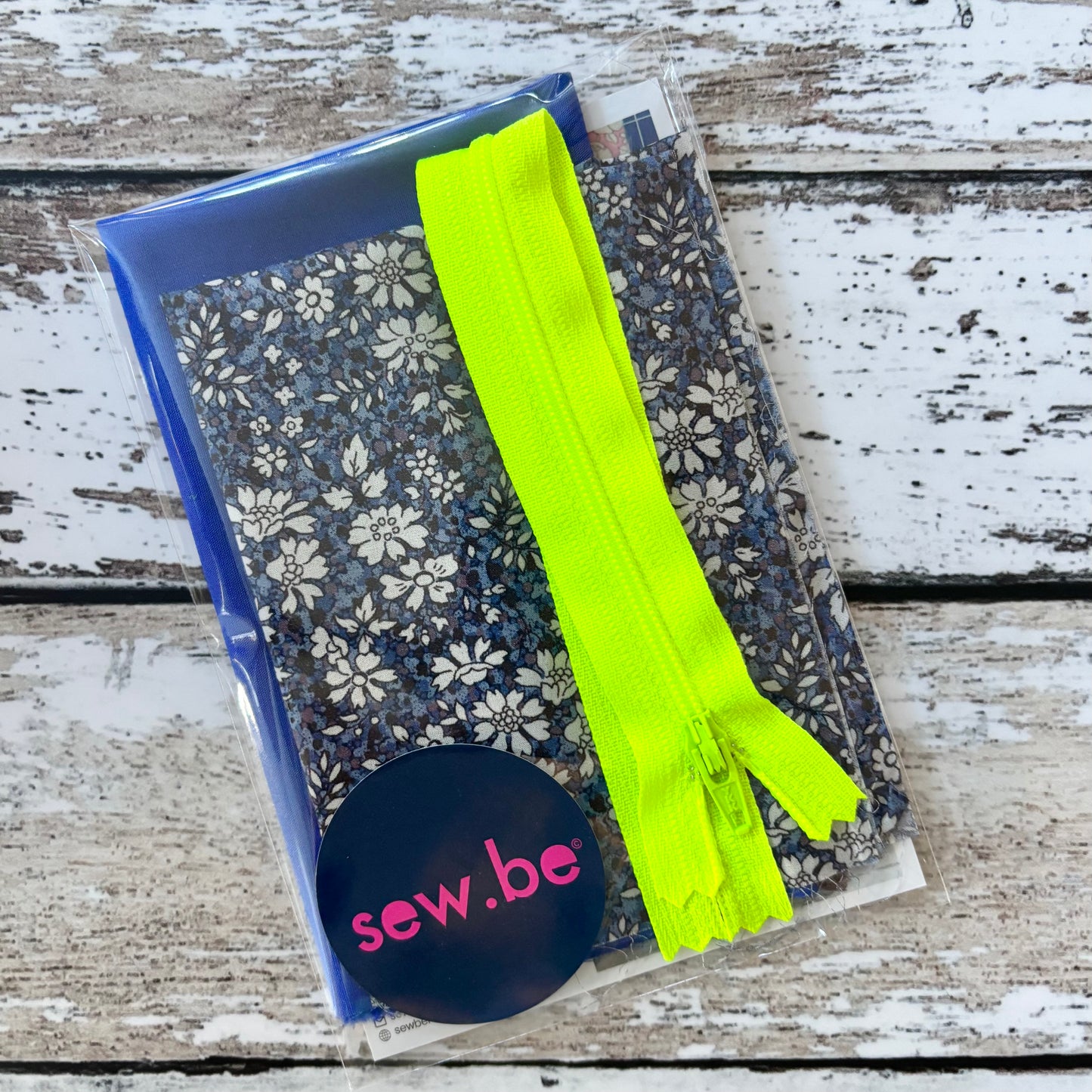 Small Project - Easy Peasy Zipper Pouch
