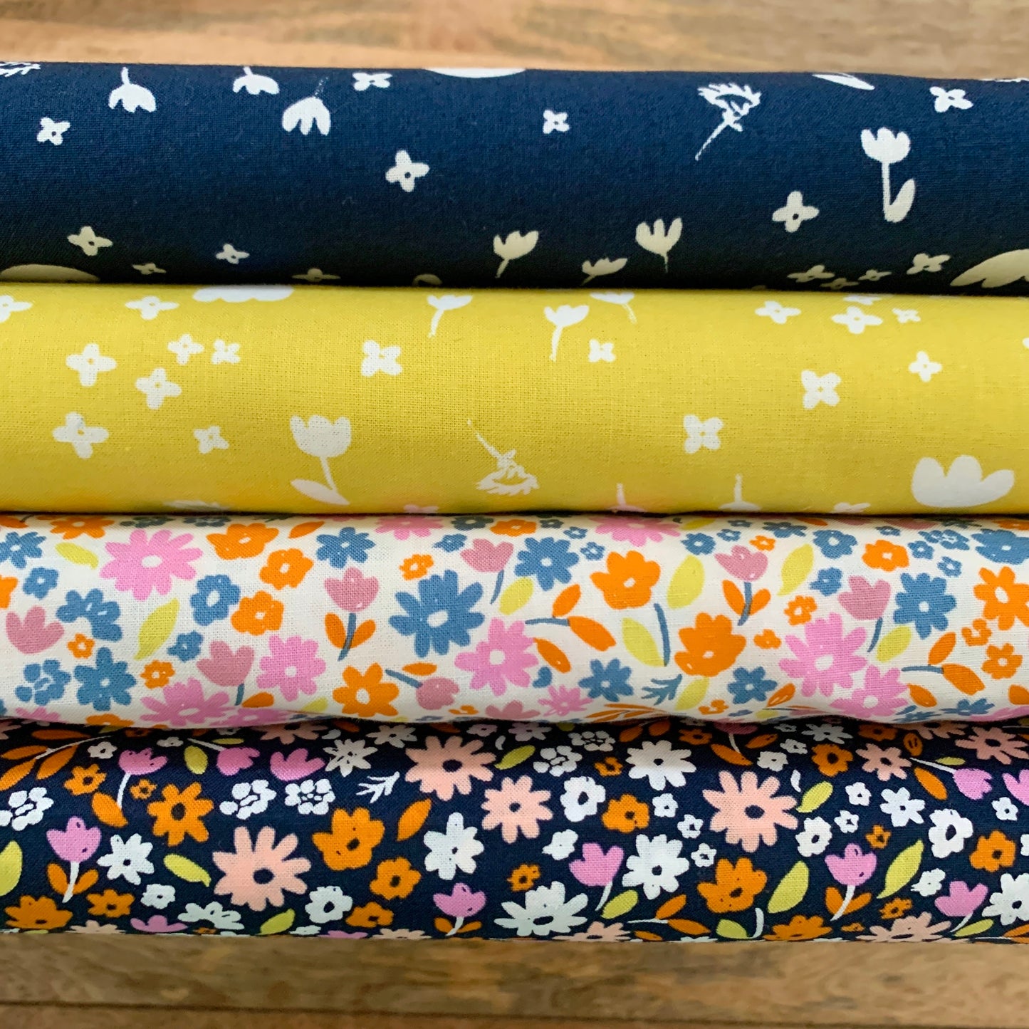 Moda - Marigold Summer Daisy