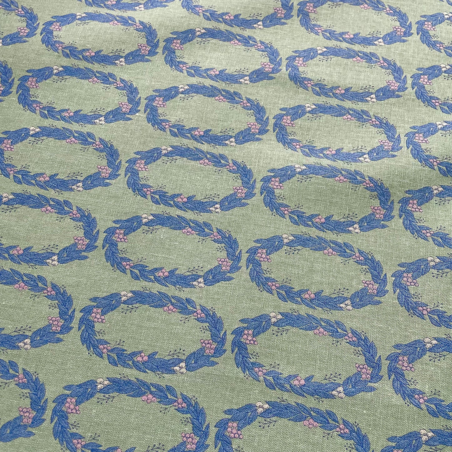 Wreath - Blue on Green by Alice Makabe