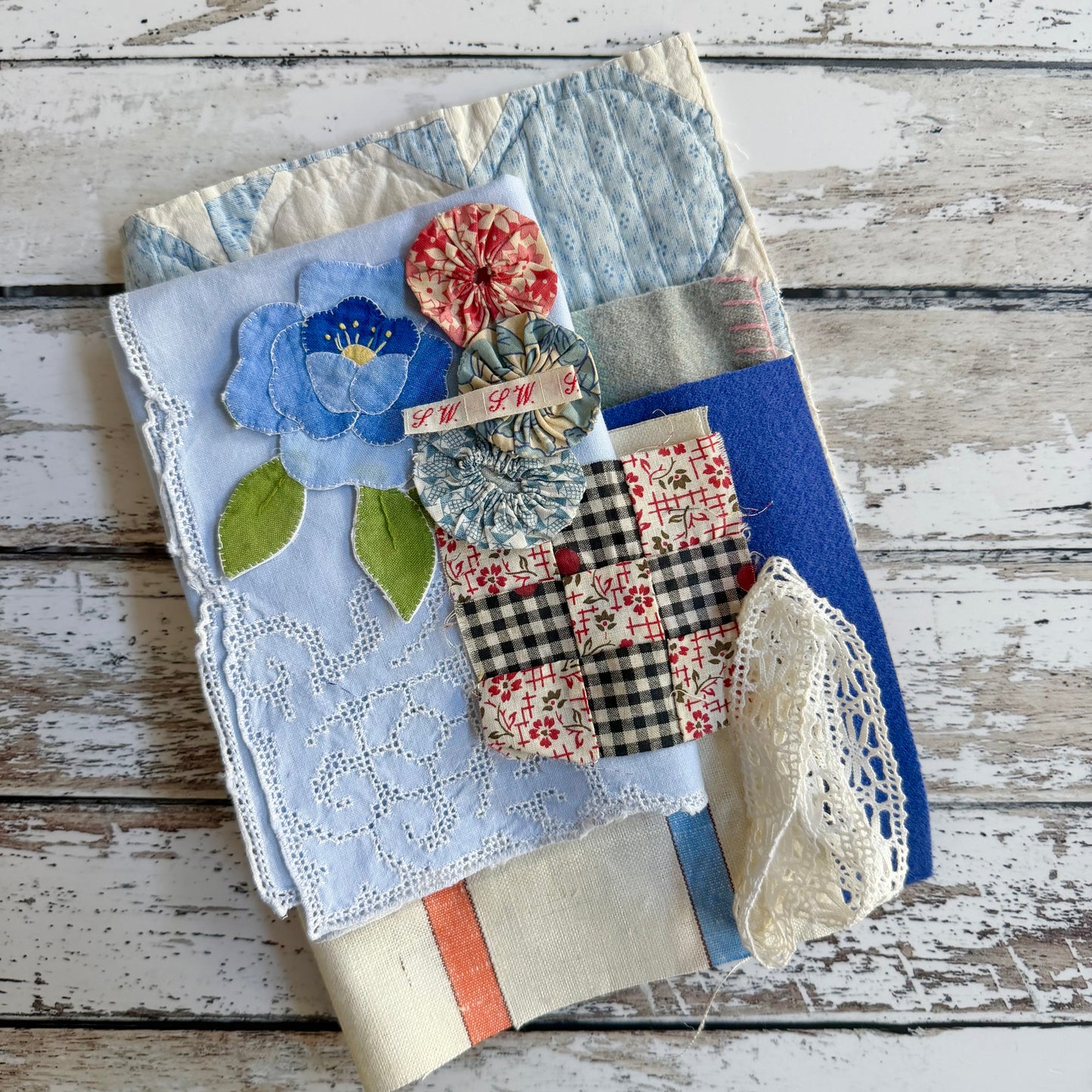Vintage Quilt Needlebook Kit (5)