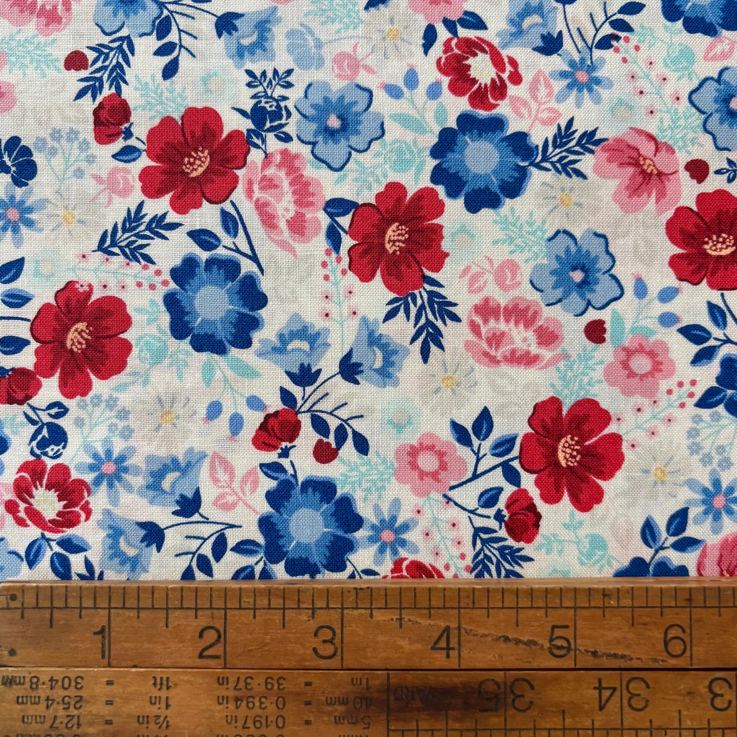 Star Spangled Beauty by Maywood Studios - Flower Parade in Soft White