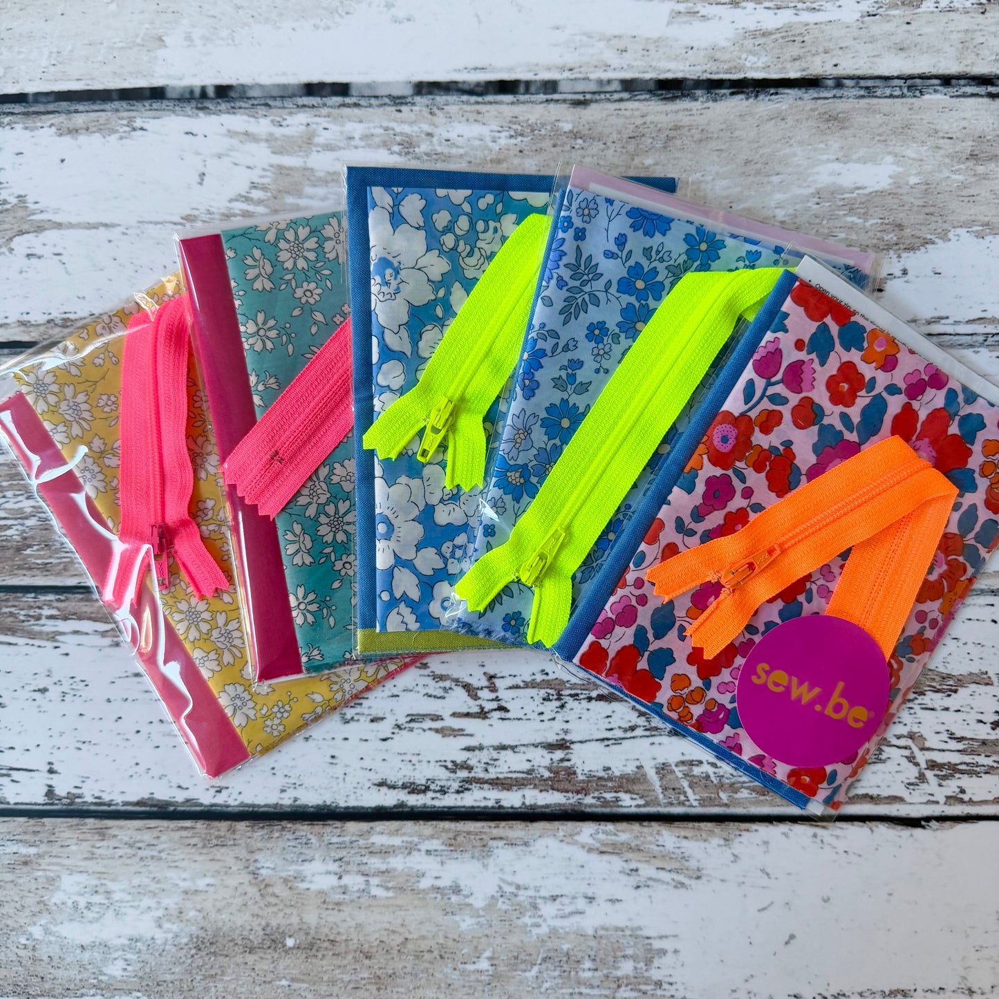 Small Project - Easy Peasy Zipper Pouch