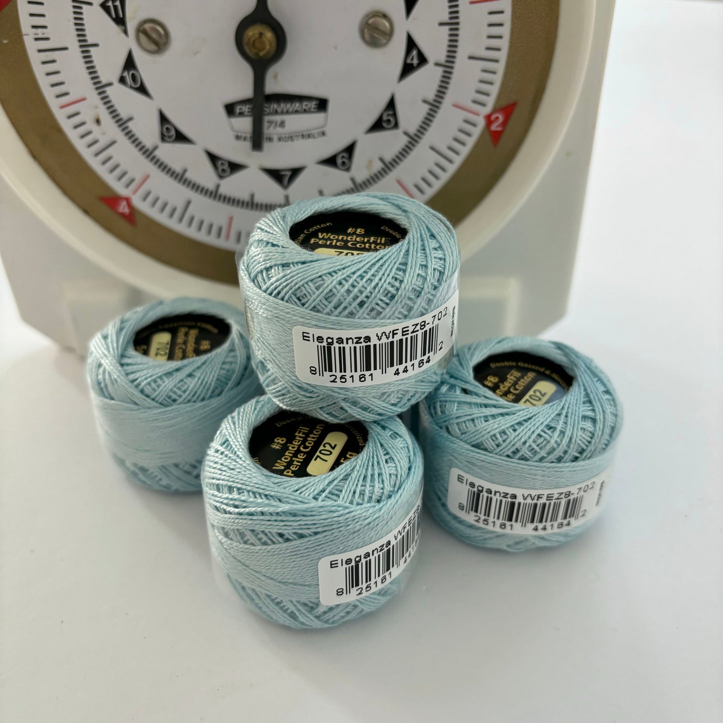 Wonderfil Perle 8 Thread - Spring Rain 702