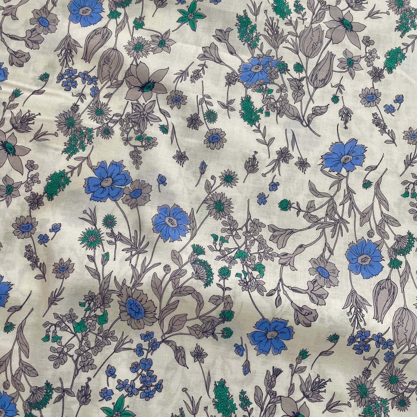 Hokkoh Mid Scale Floral