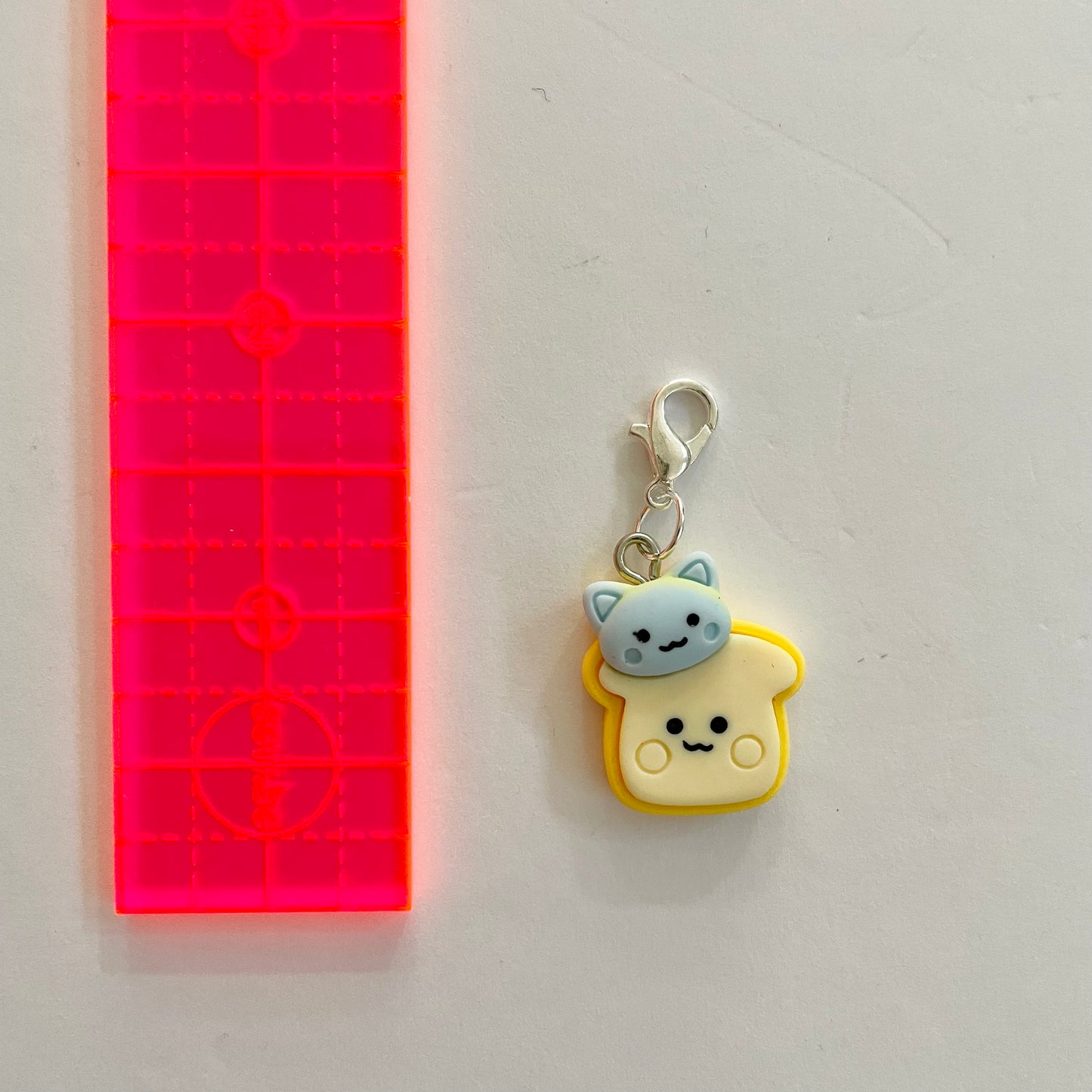 Toast (with a cat!) Zipper Charm