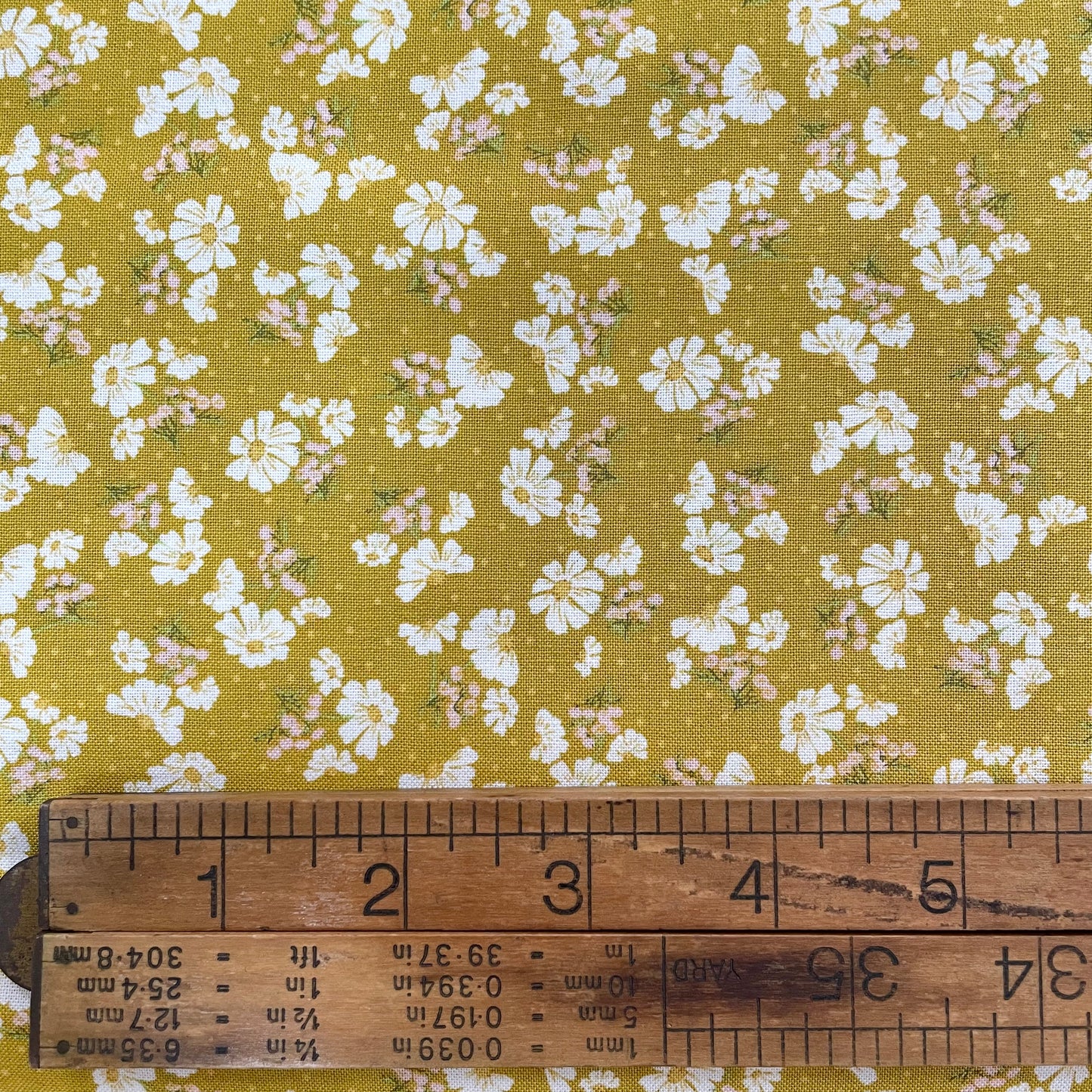 Honeycomb Hill Pretty Petals - Curry - Riley Blake