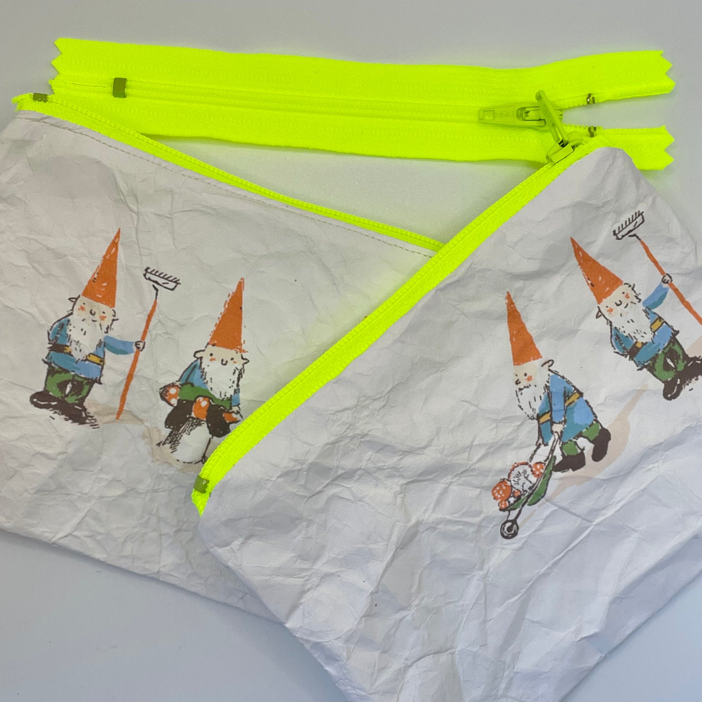 Neon Zipper - Yellow - 10" YKK