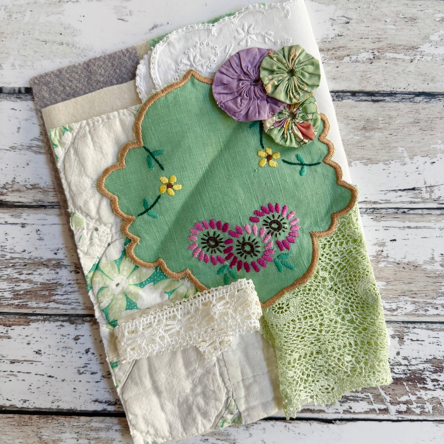 Vintage Quilt Needlebook Kit (1)