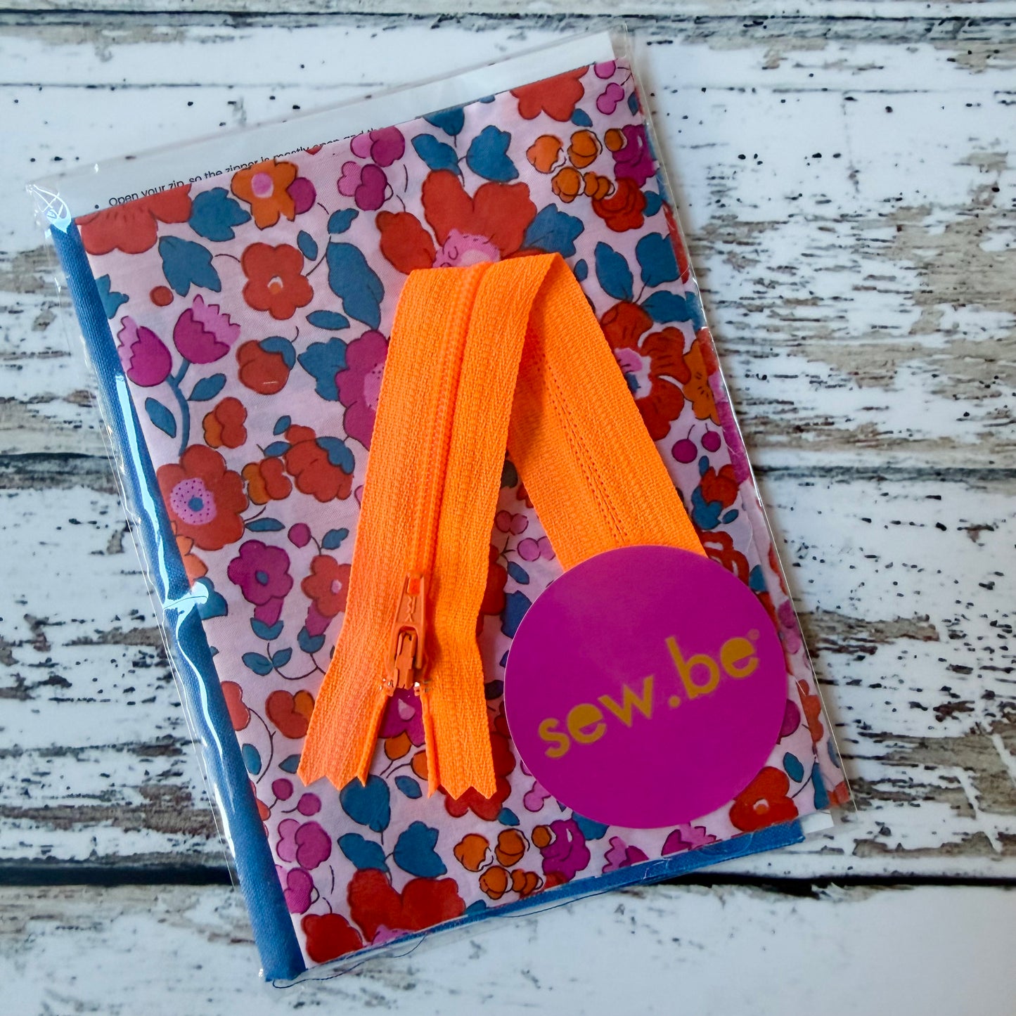Small Project - Easy Peasy Zipper Pouch