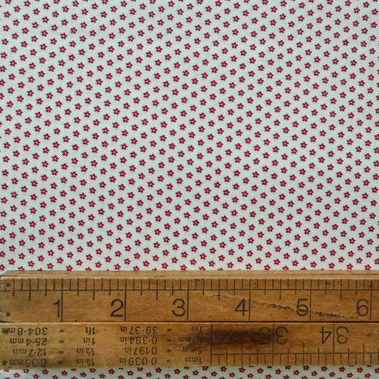 Aunt Grace Goes Scrappy by Judie Rothermel for Marcus Fabrics - Mini Flowers - Red