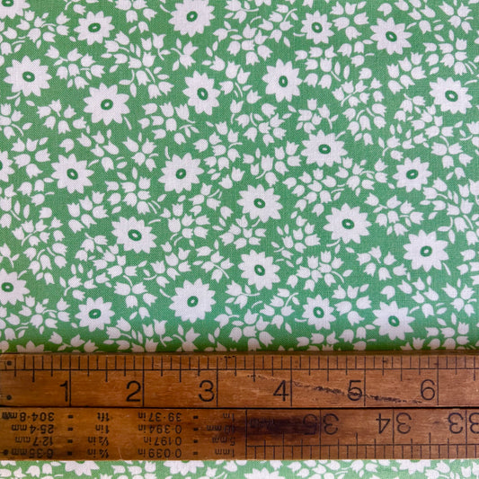 Perky Posies in Aloe - 30’s Playtime 2025 by Moda