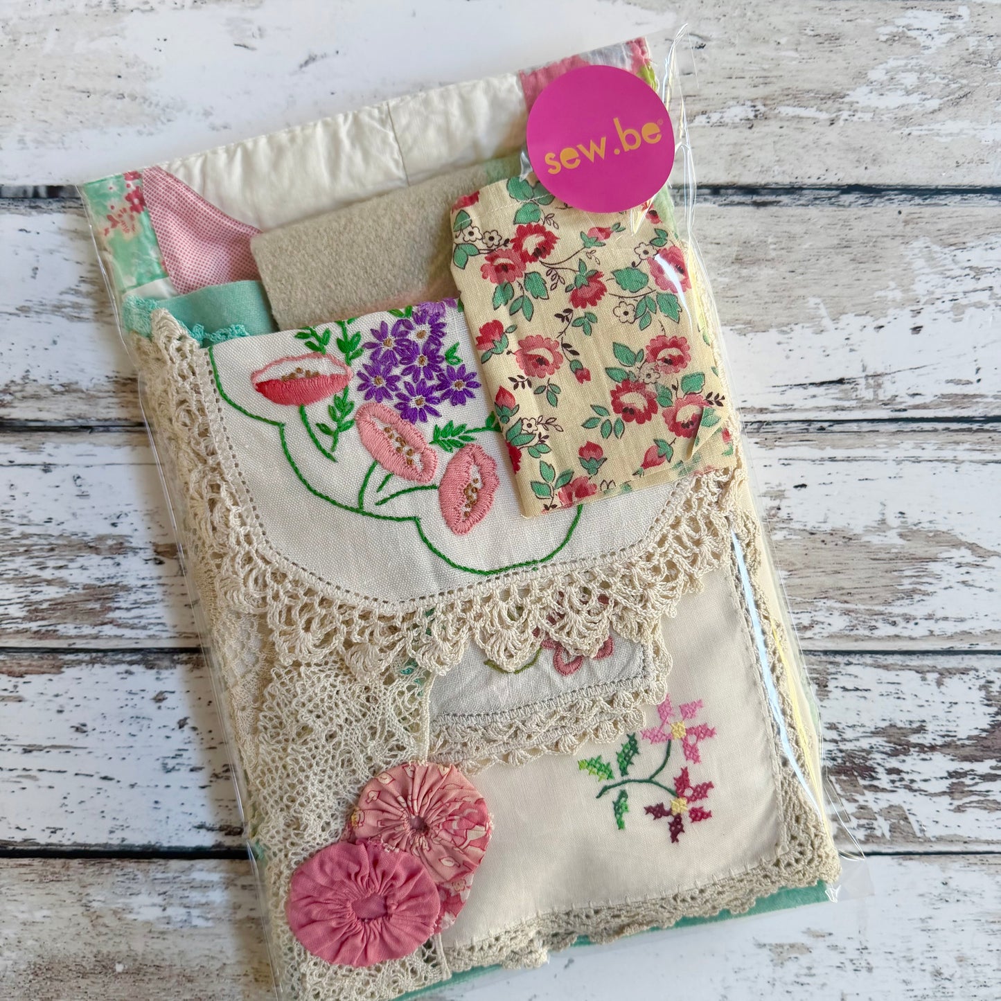 Vintage Quilt Needlebook Kit (2)