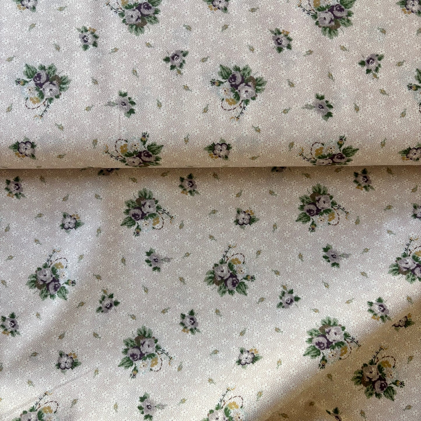 YUWA - Lavender Roses