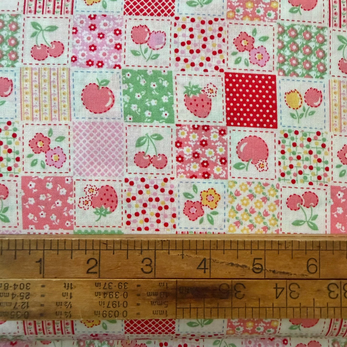 Apples and Strawberries - Happy Message 30s