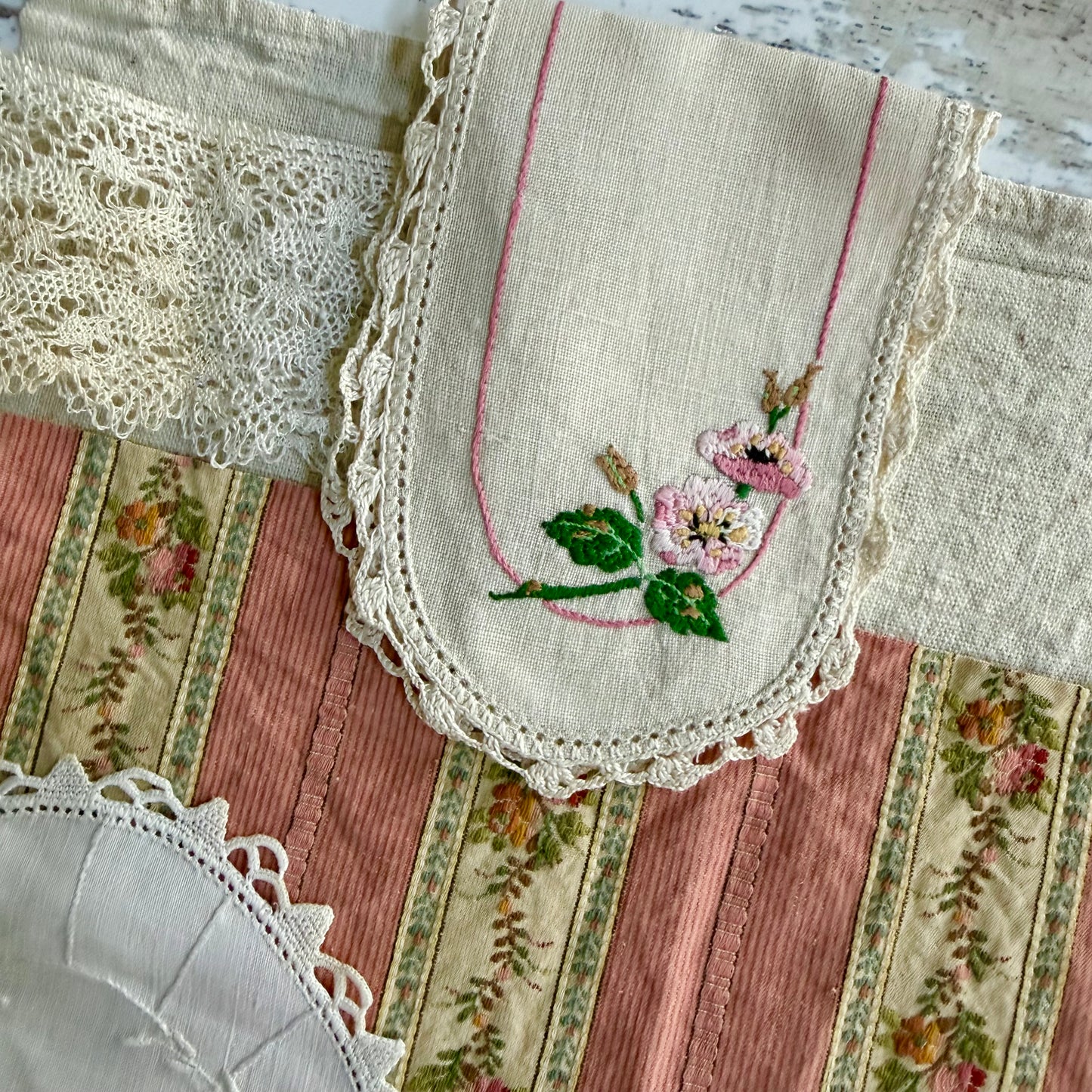 Vintage Needlebook Kit (H)