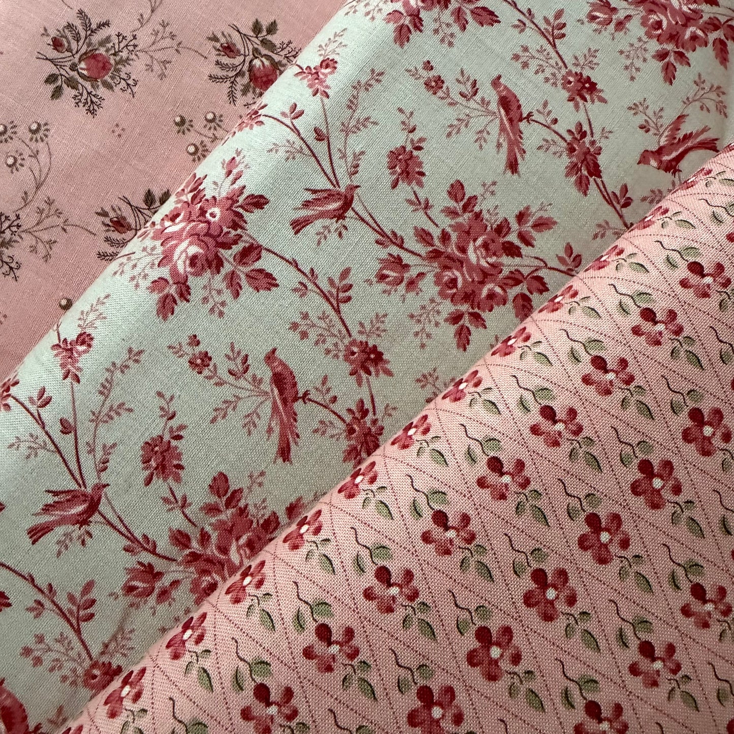 French General - Fleur De Paris - Primvere Florals Rosebud in Pale Rose