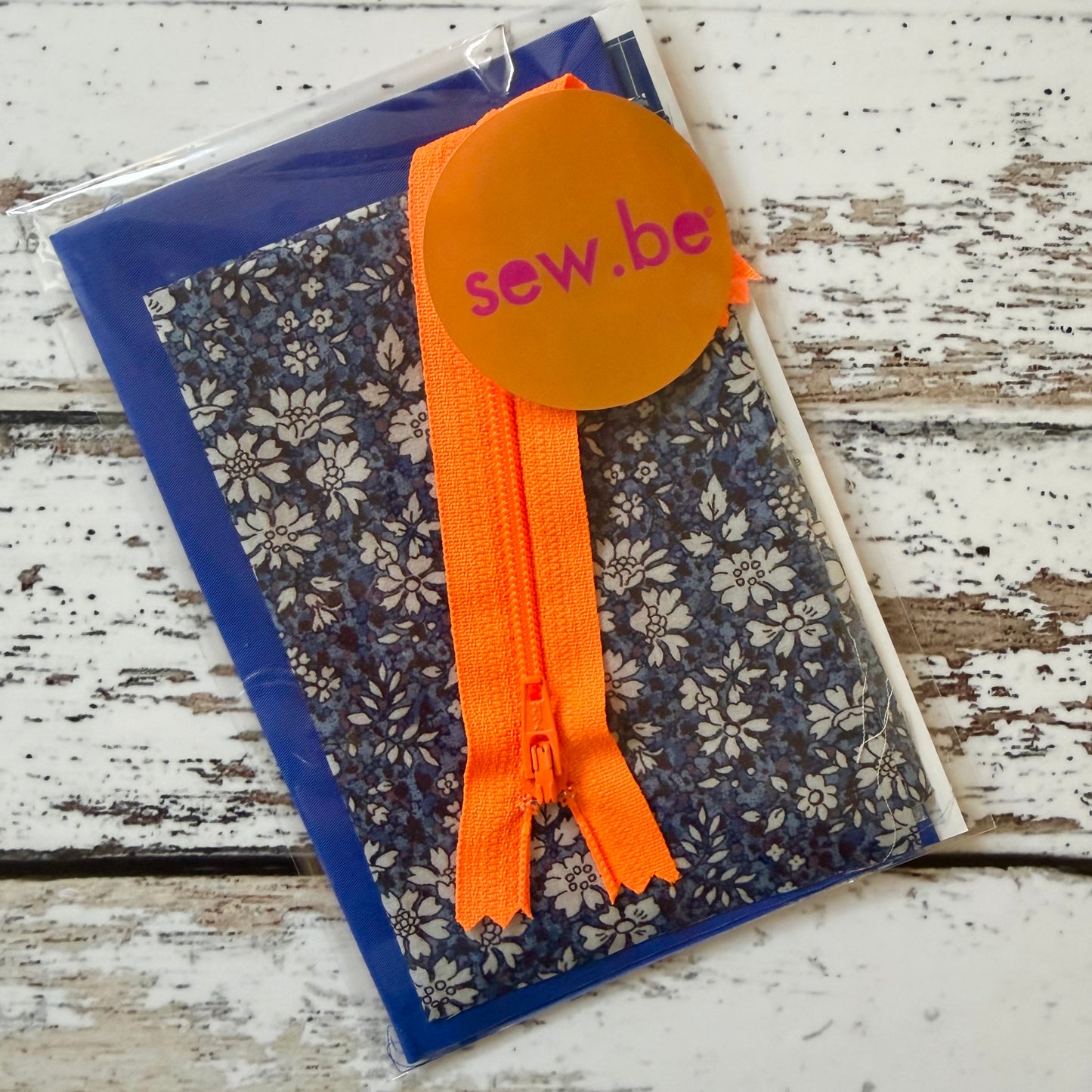 Small Project - Easy Peasy Zipper Pouch