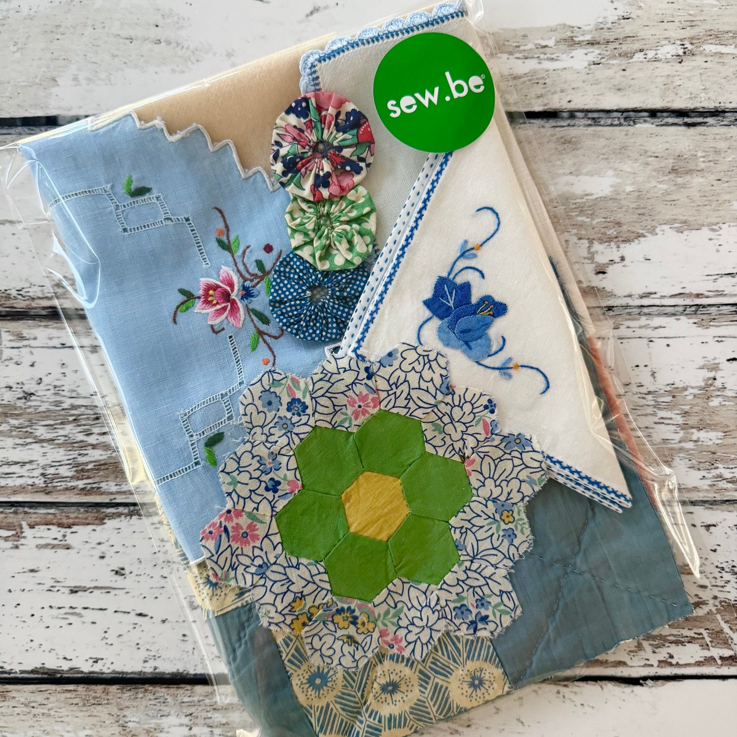 Vintage Needlebook Kit (F)