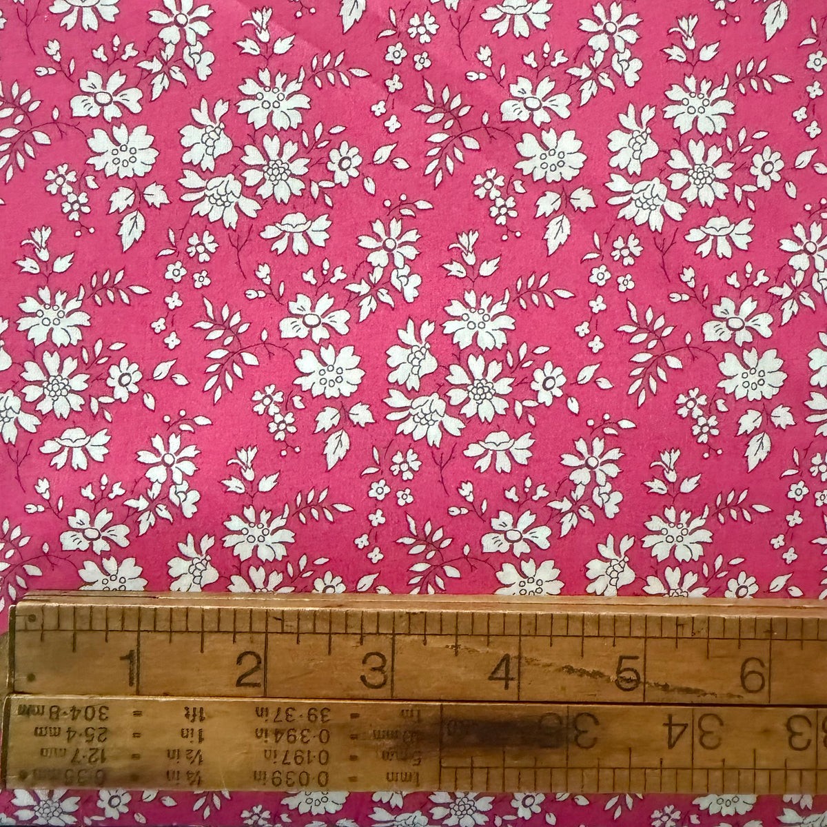 Capel 036373542X Raspberry - Liberty Tana Lawn