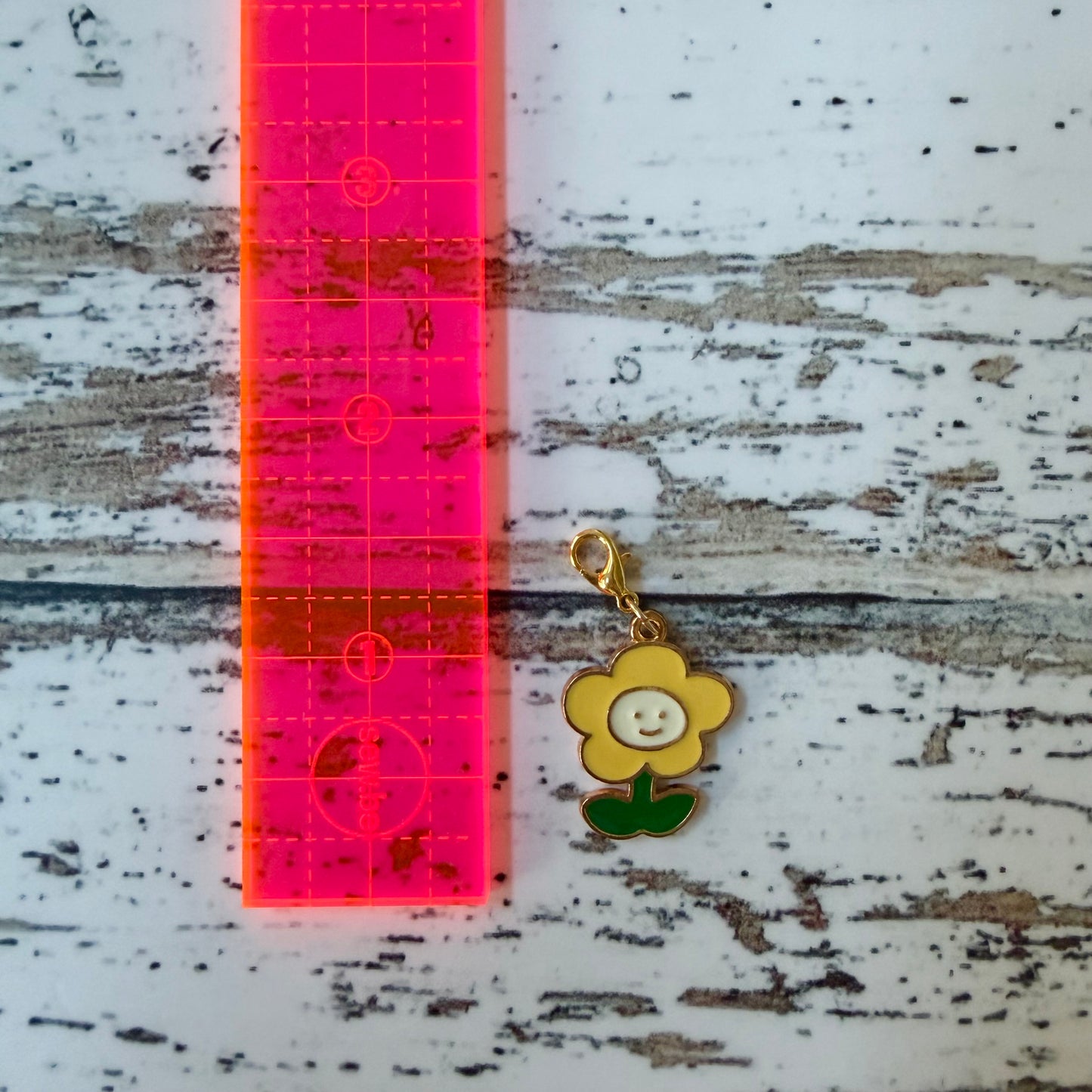 Yellow Smiley Flower Zipper Charm