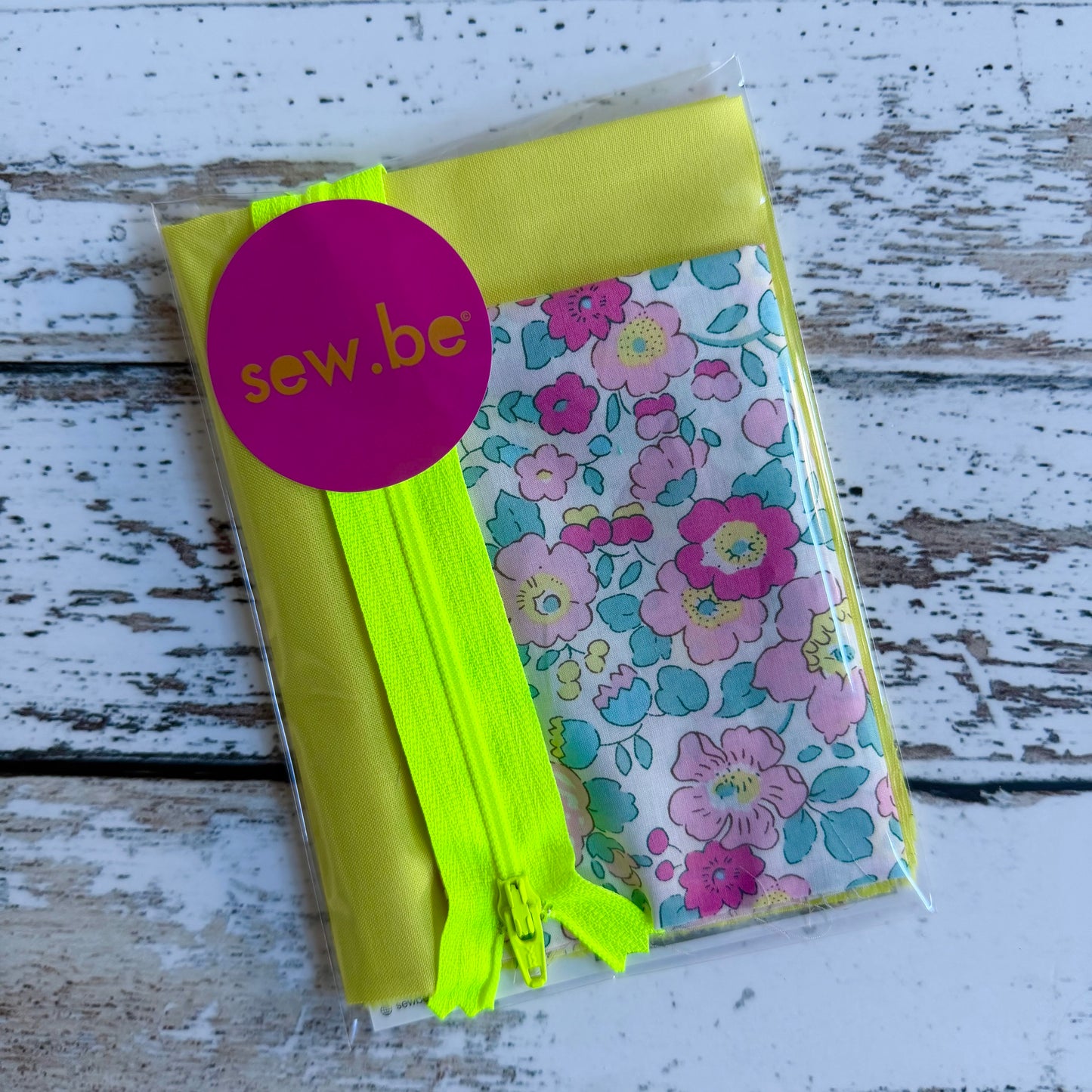 Small Project - Easy Peasy Zipper Pouch