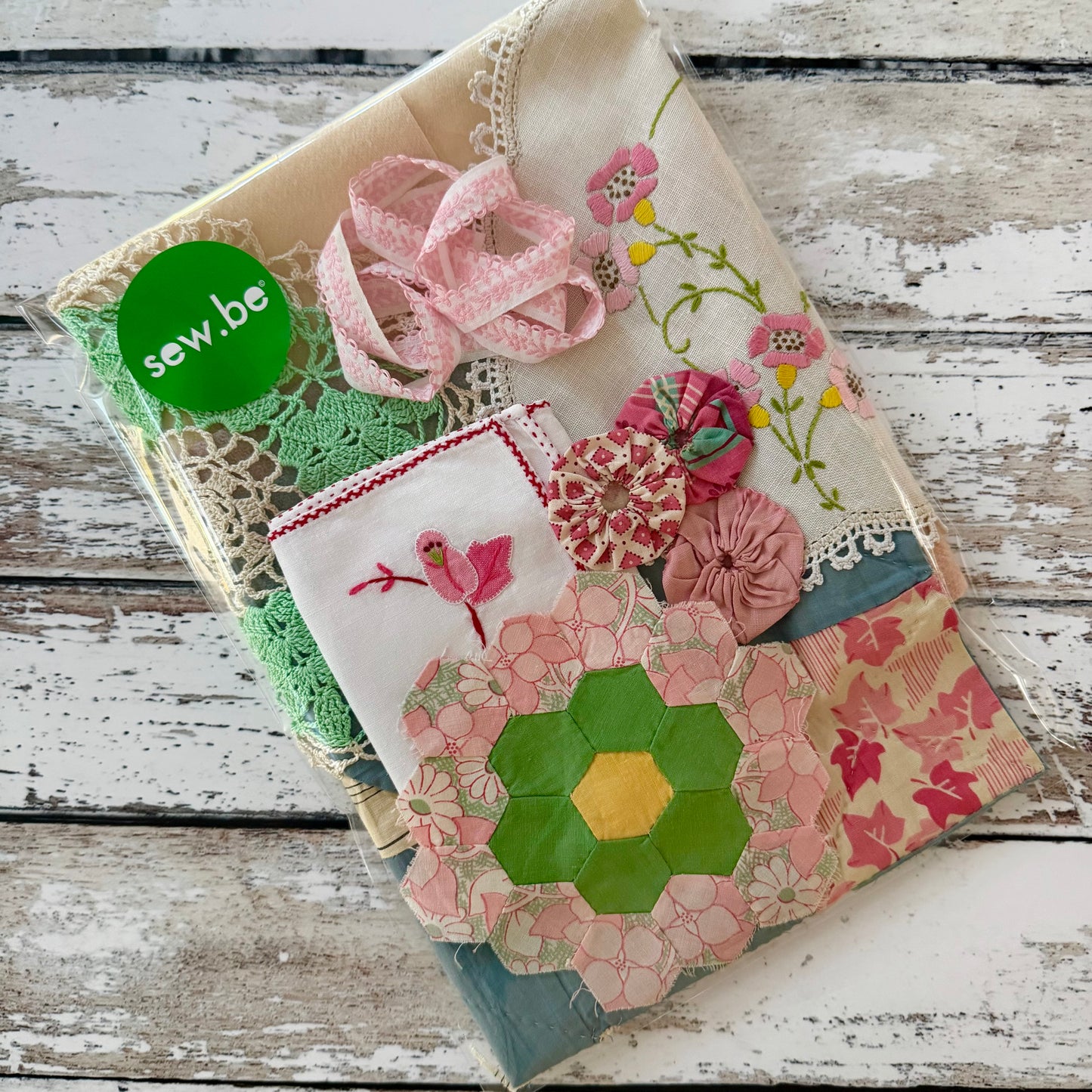 Vintage Needlebook Kit (G)