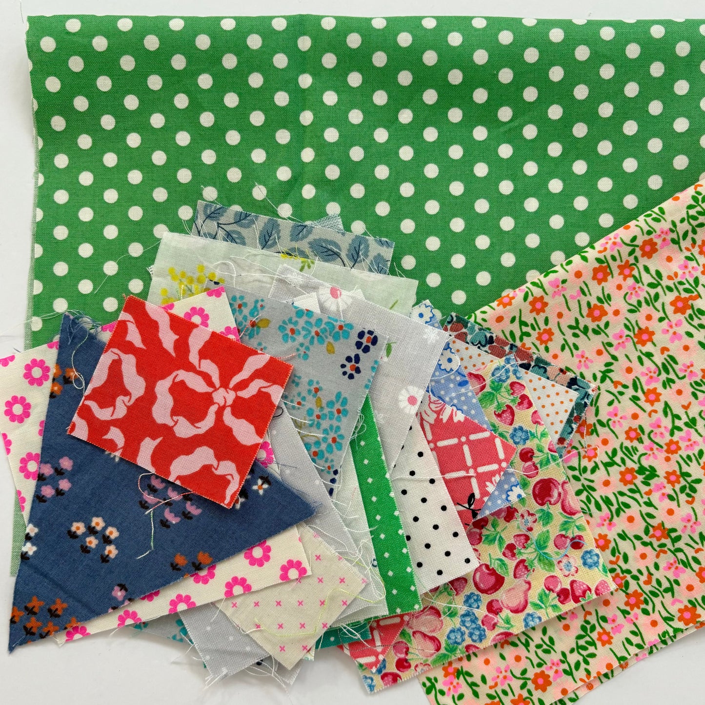 Little Fabric Packs for Scrappy Zipper Pouches from Bec’s Scrap Basket