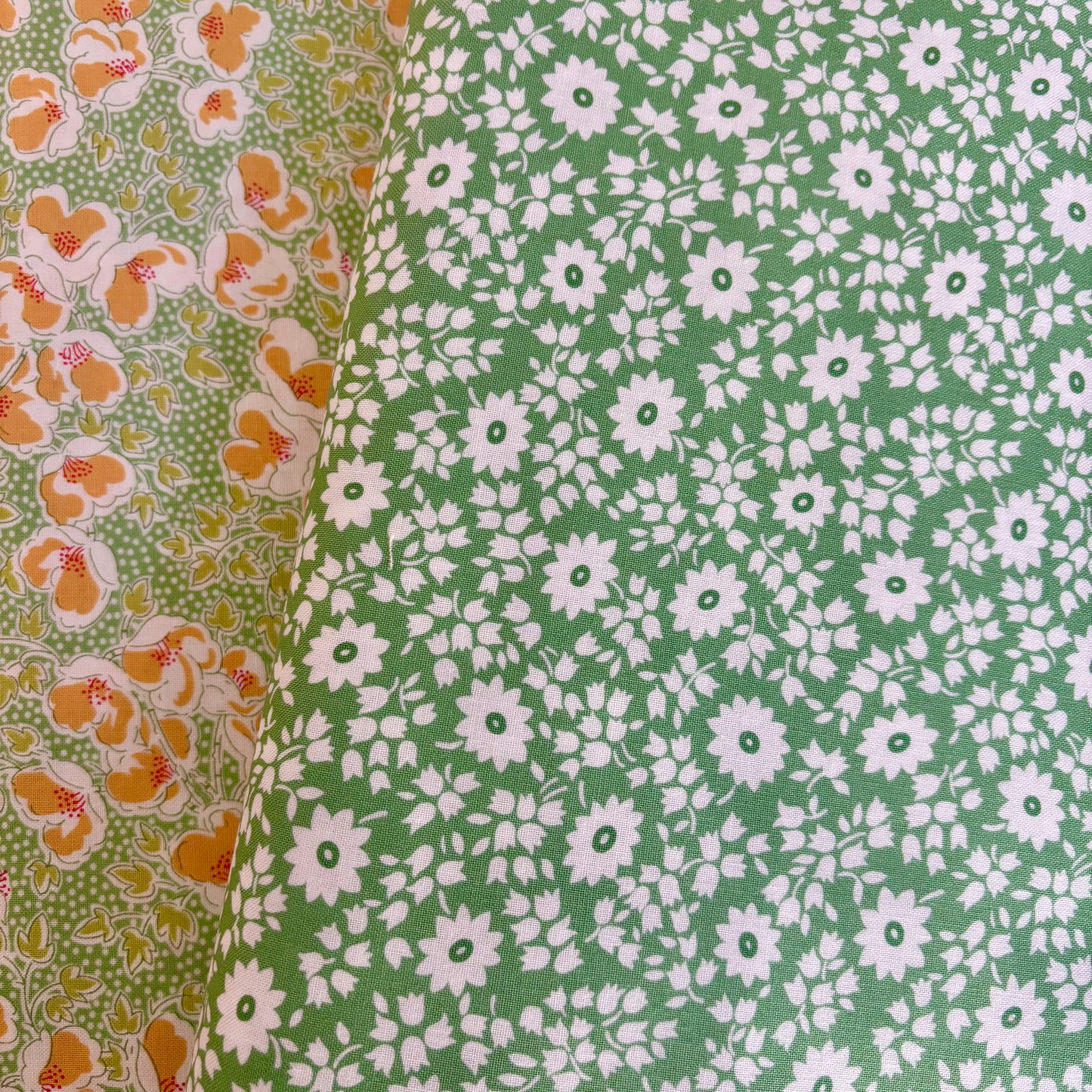 Perky Posies in Aloe - 30’s Playtime 2025 by Moda