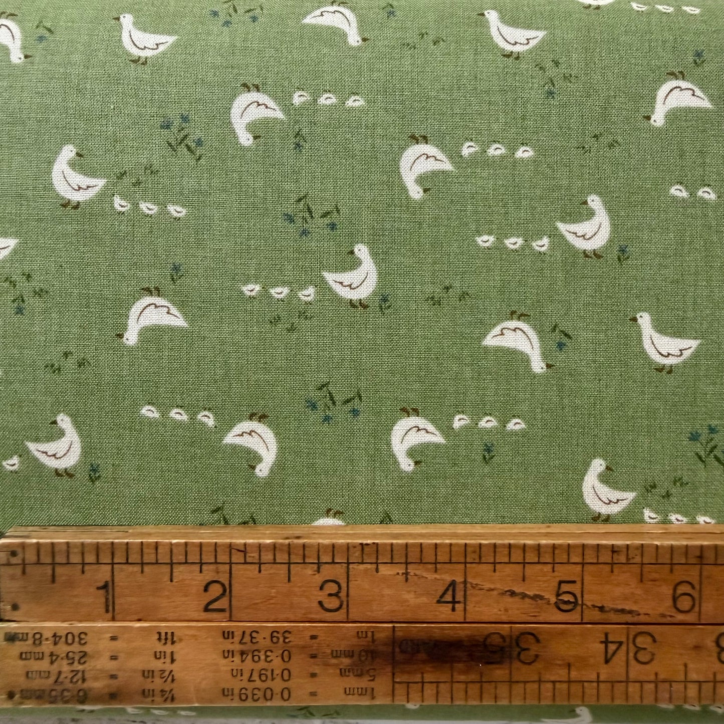 Handworks - Ducklings on Green
