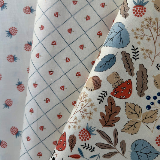 Berries in Pearl - Natures Sketchbook - Moda
