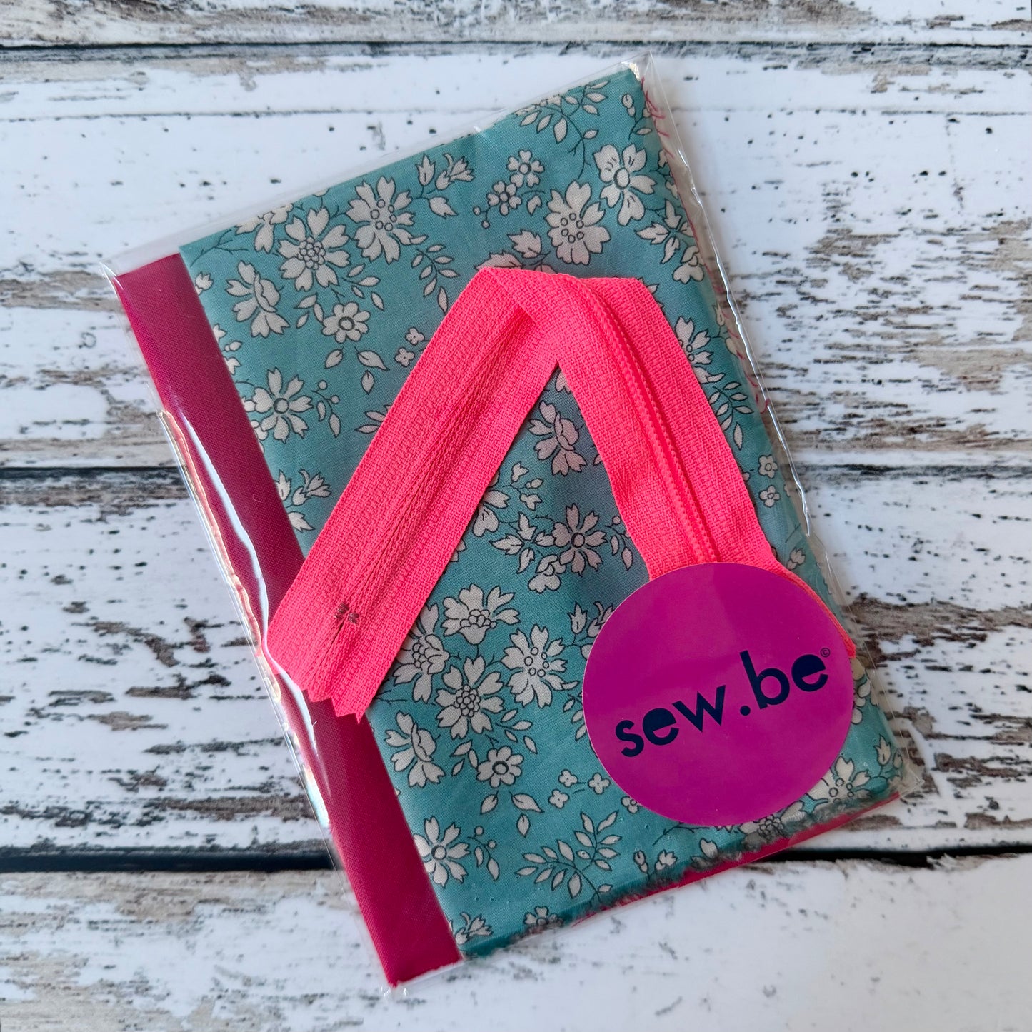Small Project - Easy Peasy Zipper Pouch