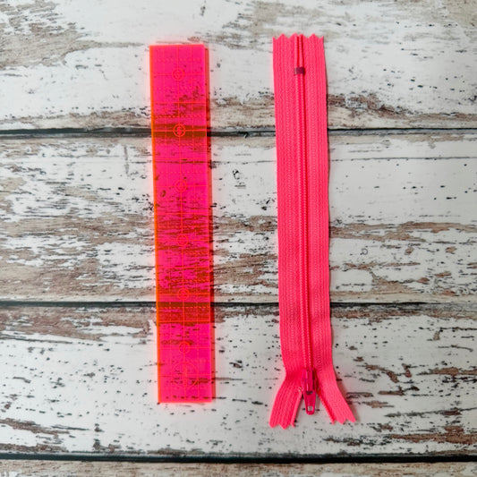 Neon Zipper - Pink - 6” YKK