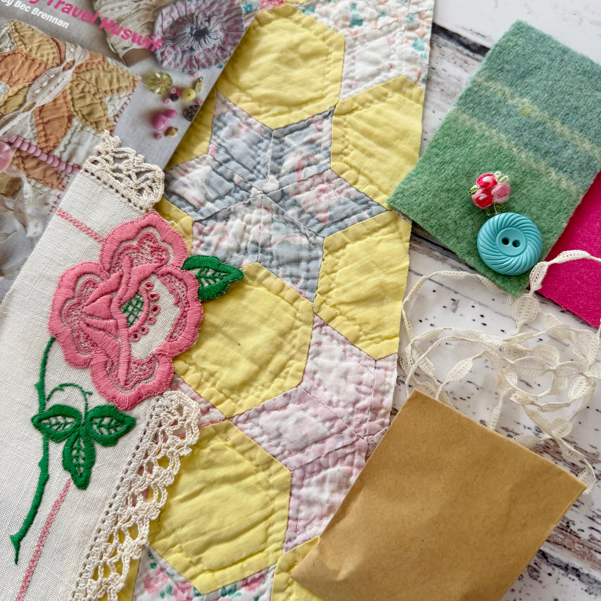 Small Project - Tiny Travel Huswif (Kit and Pattern)